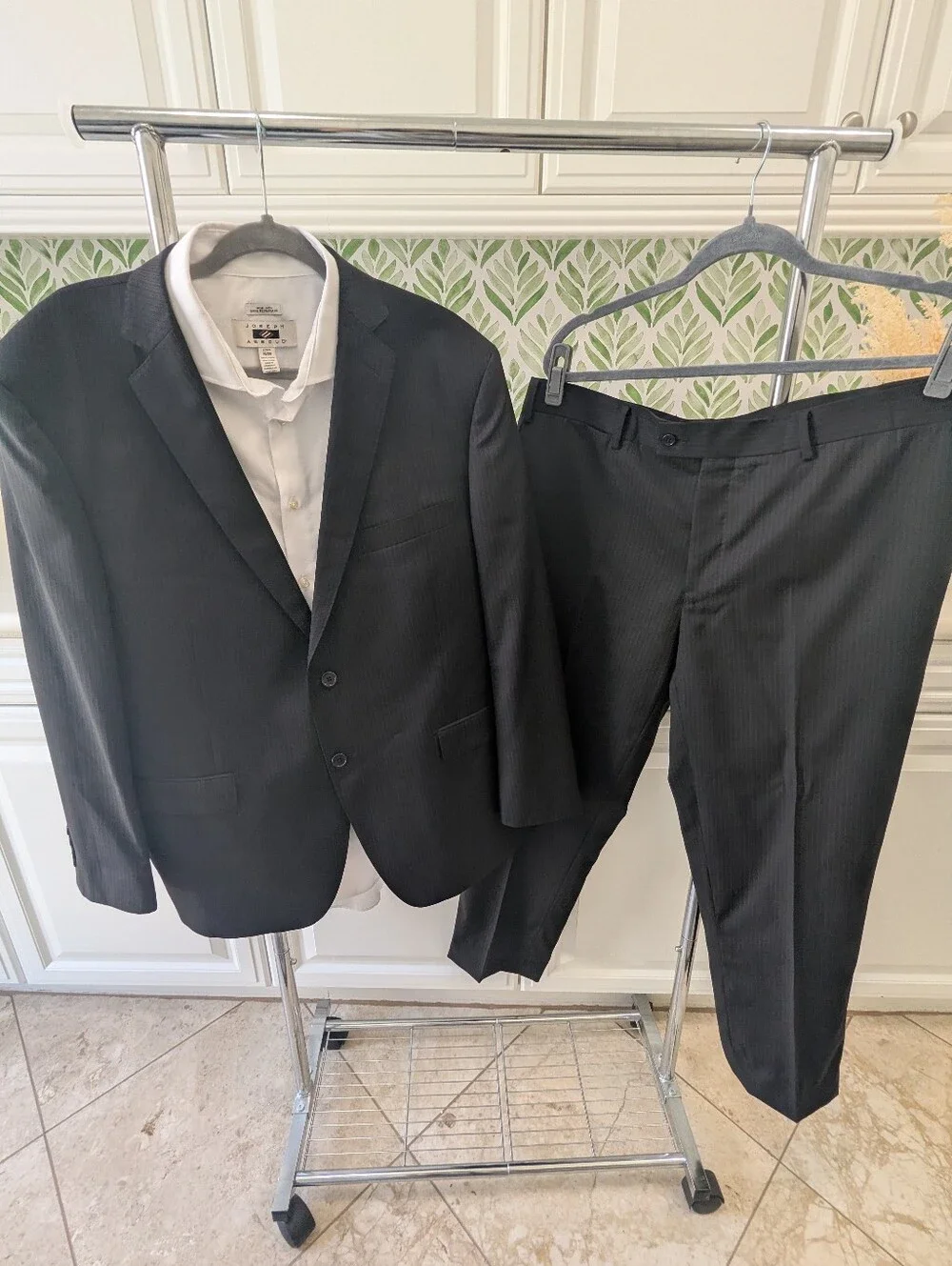 Tallia black pinstripe suit set /Joseph Abboud white dress shirt 46R Tailored
